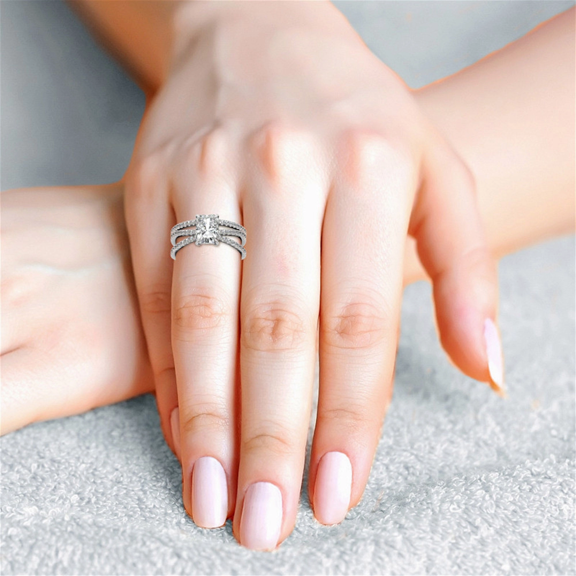 Adjustable Sterling Silver Radiant-Cut White Gold Split Shank Solitaire Ring – Perfect for Engagements