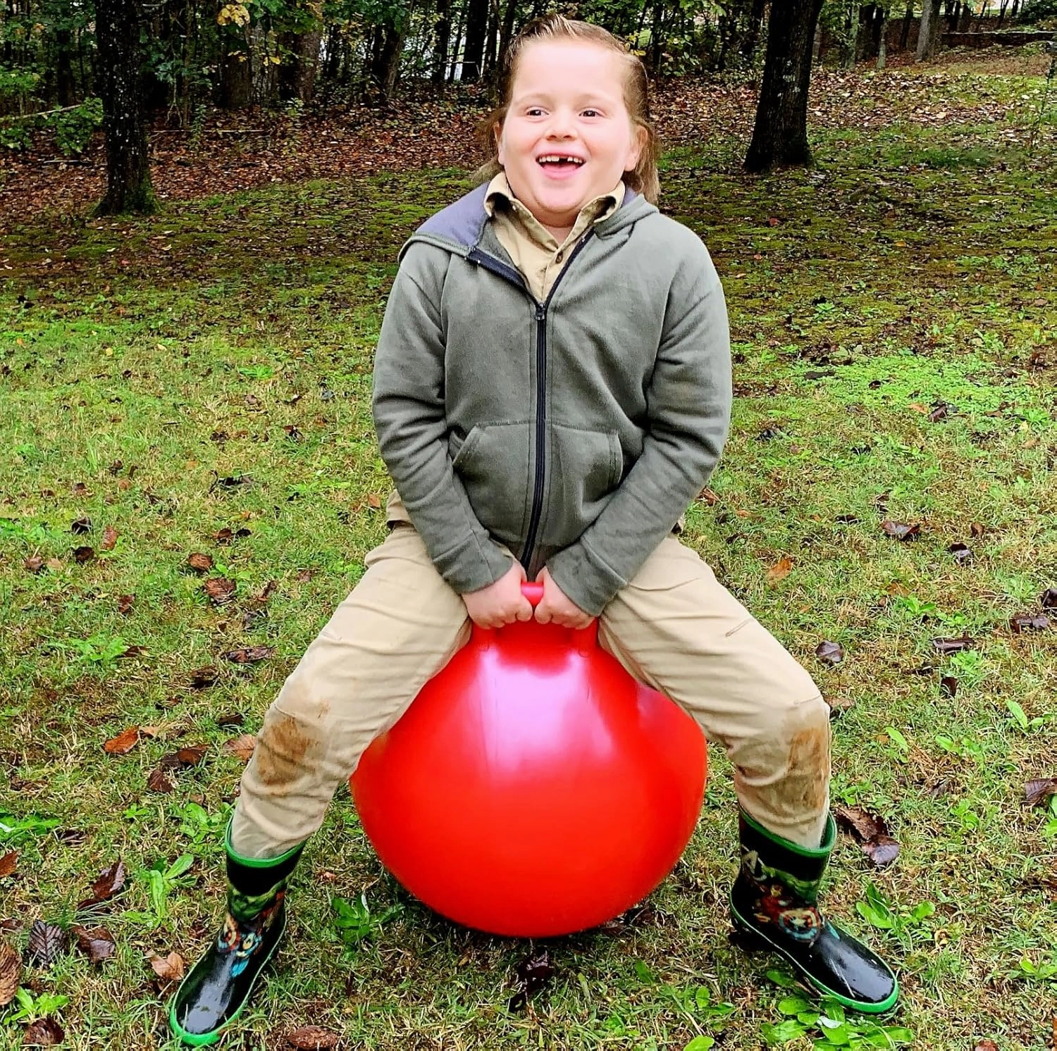 AppleRound Hippity Hoppity Jumping Ball with Pump, Bouncy Ball with Handle, 20in/50cm Diameter for Age 7-10, Kangaroo Bouncer, Space Hopper with Handle for Children, Plain Color (Red)