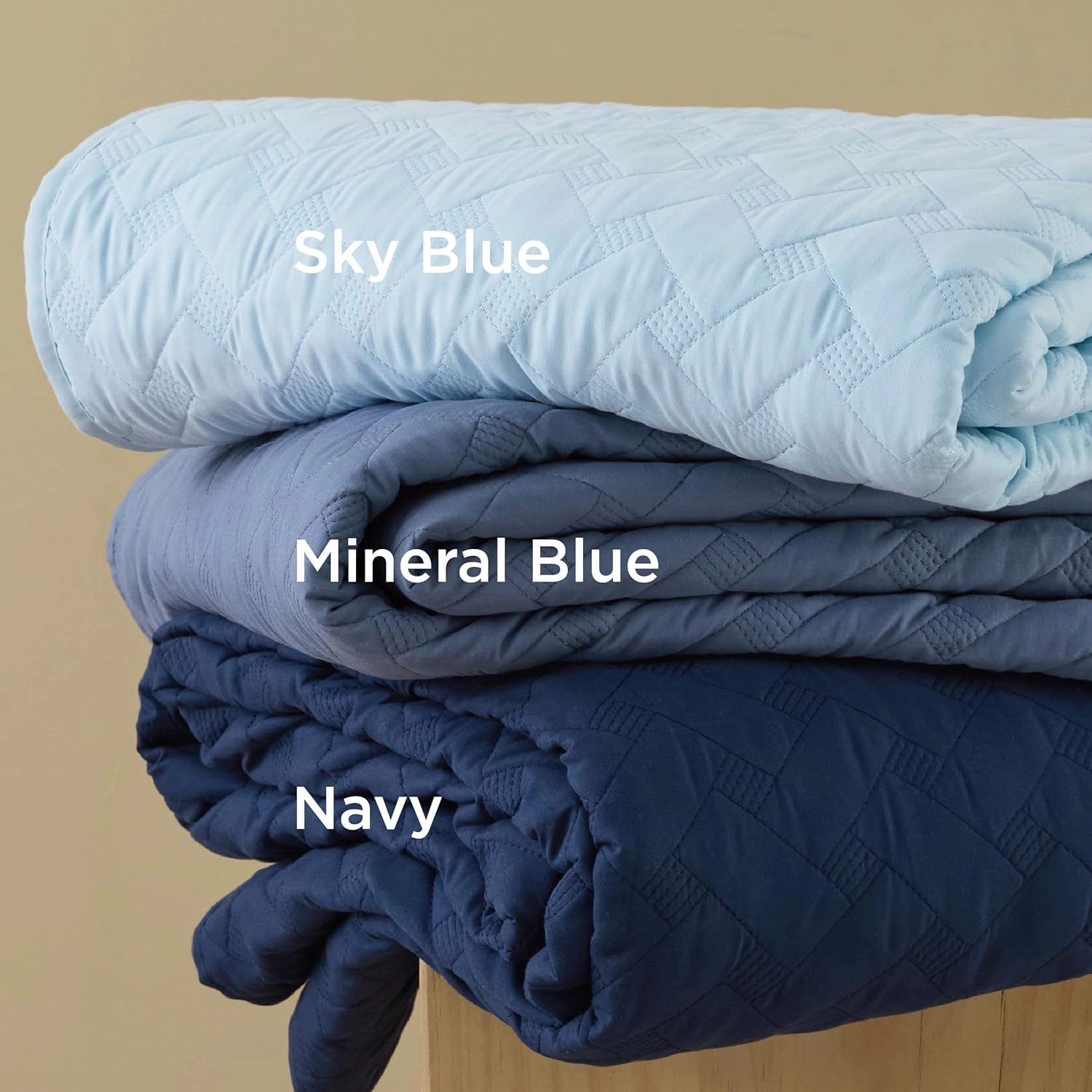 Bedsure Quilts Queen Size - Lightweight Bedspreads Queen Size with Basket Weave Pattern, Soft Quilt Bedding, Navy Comforter Coverlet for All Seasons (90" x 96")