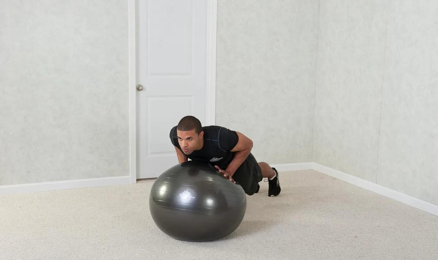 Black Mountain Products Professional Grade Exercise Stability Yoga Ball, Foot Pump, Ball Plug, Plug Puller, 2000 Pounds Static Weight Capacity Antiburst