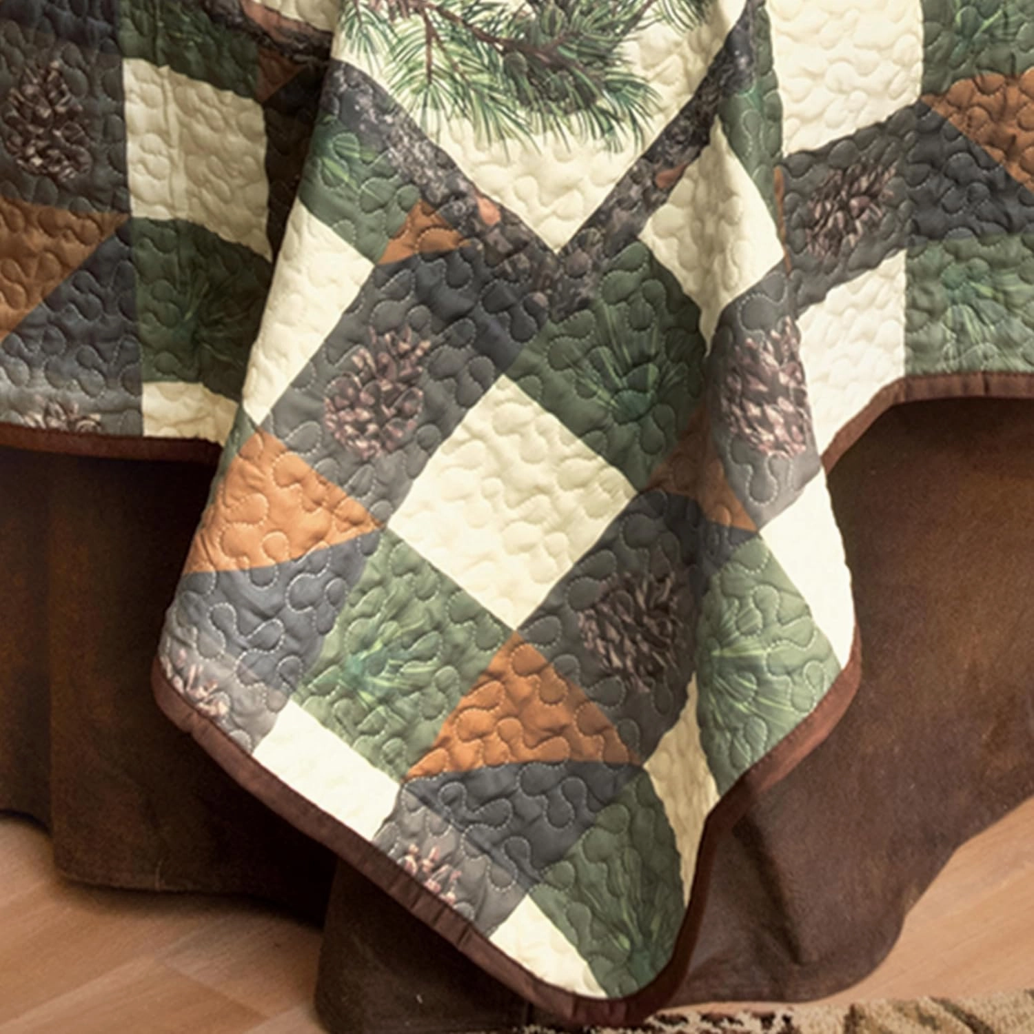 Black Forest Décor Woodland Pinecones Quilt Bed Set - King, Rustic Lodge Pinecone Quilt Bedding - 110" x 96"