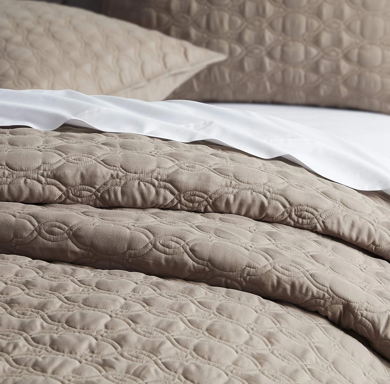 BOURINA Quilt Set Coverlet Set Quilting Bedspread 3-Piece Quilt Set Microfiber Lightweight, Queen 90" x 92" Taupe