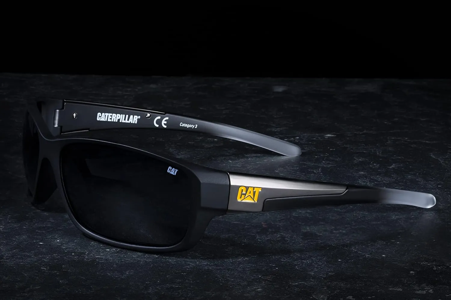 Caterpillar Men's Sensor Rectangular Polarized Sunglasses