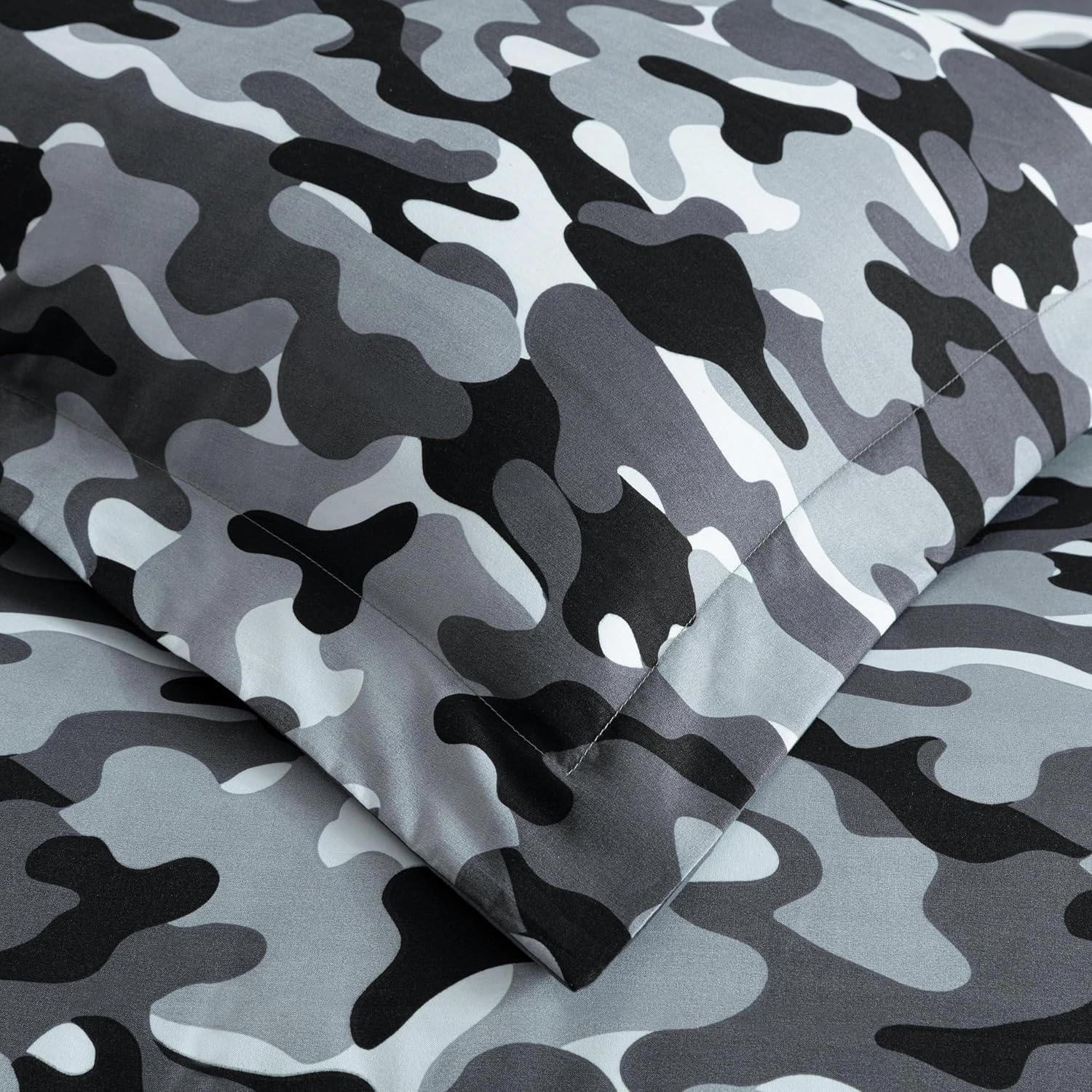 Chezmoi Collection Soft Microfiber Printed Military Camo Bedding Set 2-Piece Black Gray Camouflage Comforter Set, Twin Size