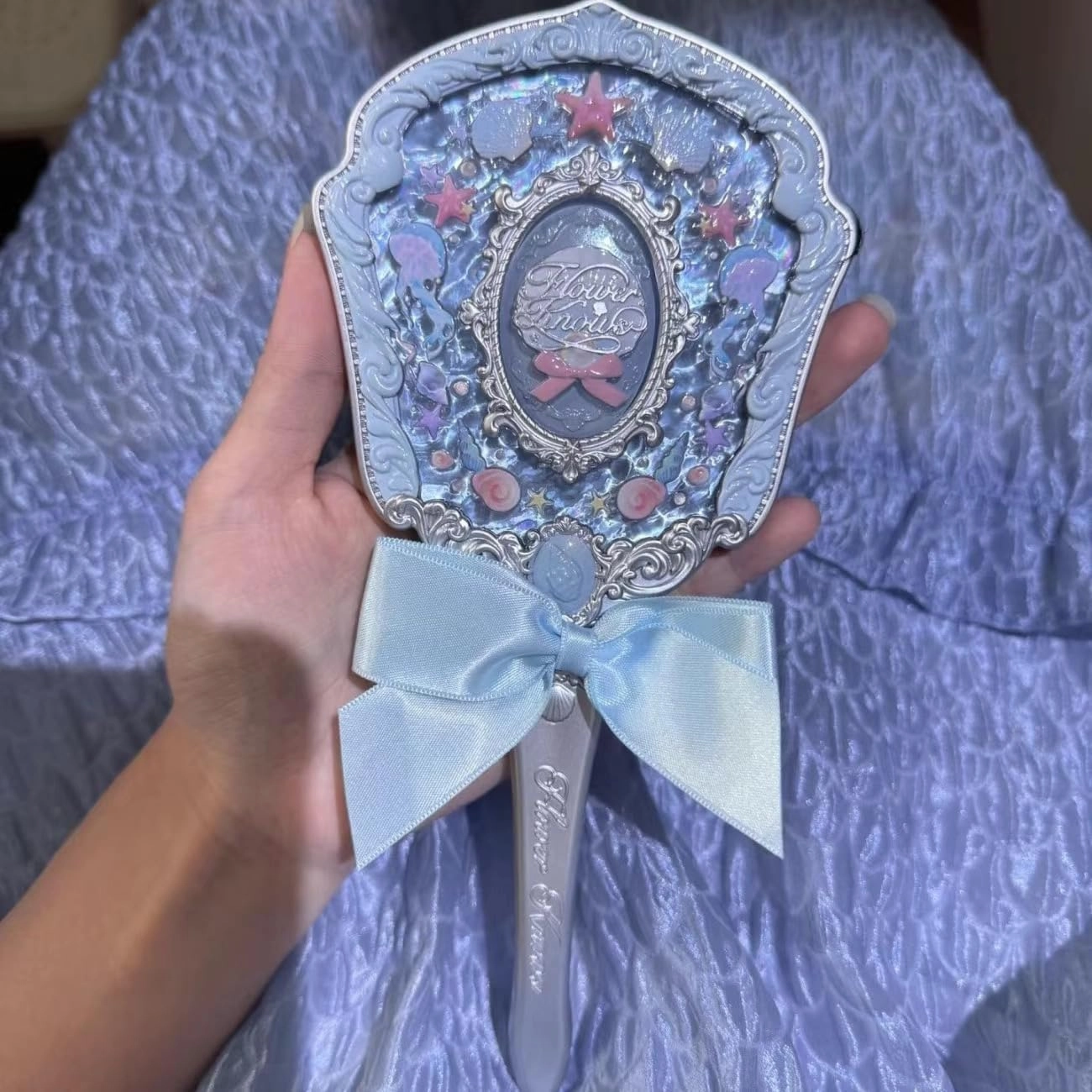 Flower Knows Shell Hand Mirror with Pearl Design Compact Cute Makeup Mirror for Wome (C01)