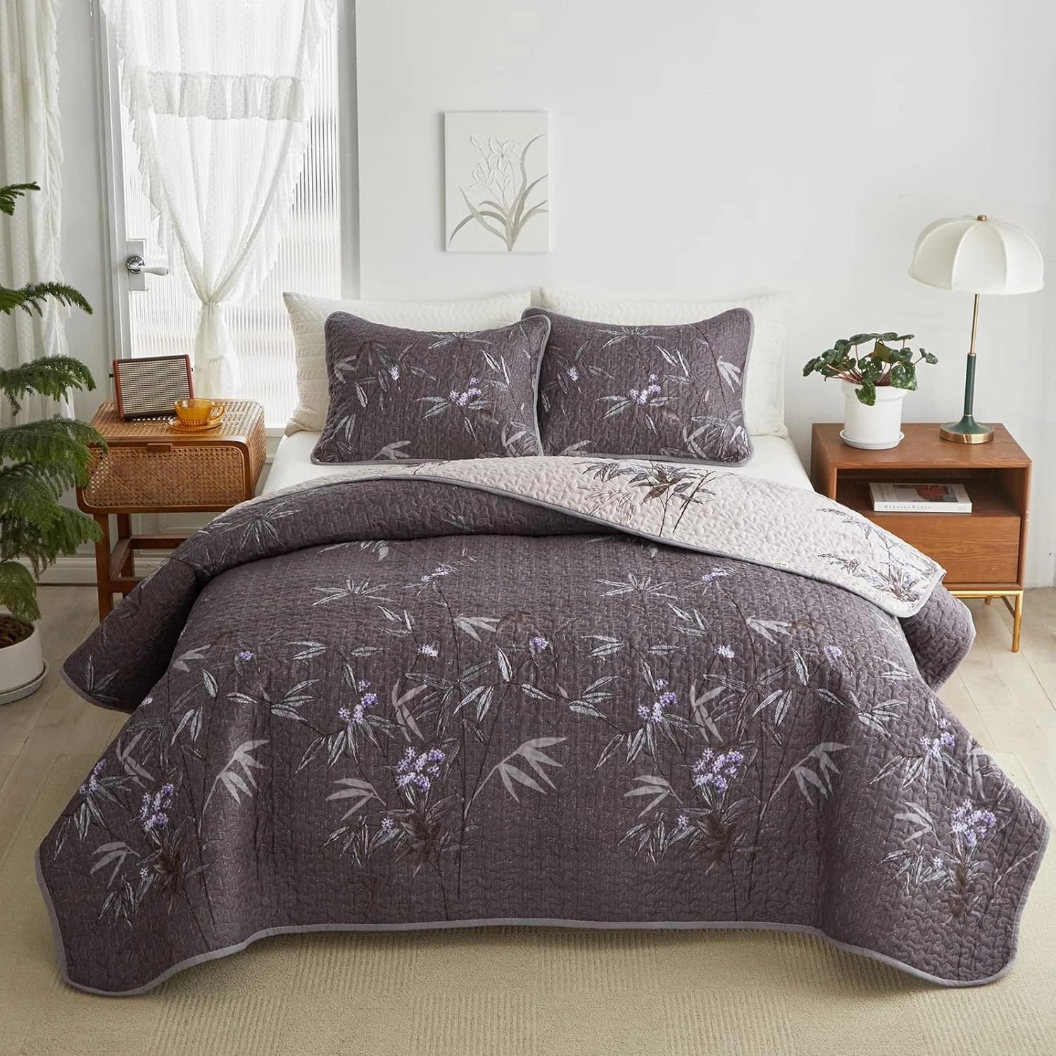 Flysheep Quilt Set 3 Pieces King Size, Black Leaves Botanical Design Reversible Bedspread Coverlet Set, Soft Microfiber Lightweight Bed Cover for All Season (102" x 90", 1 Quilt  2 Pillow Shams)
