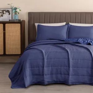 Great Bay Home Textured Spandex King Quilt Set Includes Shams. Navy Heavyweight Bedspread, All-Season Coverlet Bedding Set. Luxurious Warm Bedding Set