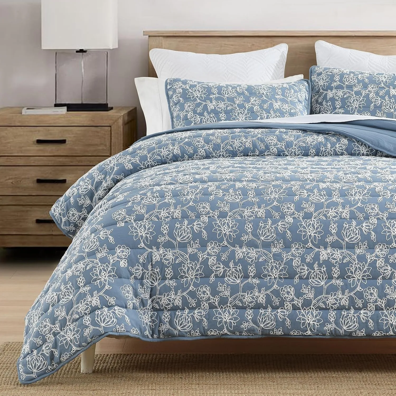 HORIMOTE HOME Floral Embroidery Quilt Queen Size, Blue Queen Quilt Bedding Set Soft Lightweight Bedspread 3 Pieces Shabby Chic Farmhouse Full Size Comforter Set for All Seasons