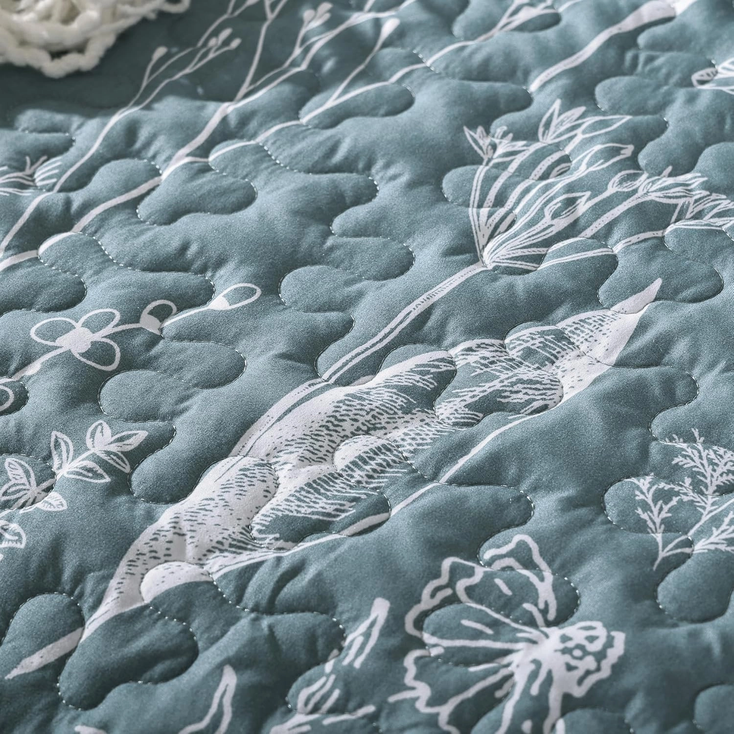 JANZAA Quilts Queen Size Bed Spread Botanical 3 Pieces Quilts Queen Size Sets with Floral Pattern Lightweight Microfiber Bedding Reversible 1 Quilt and 2 Pillow Cases-Mineral Blue