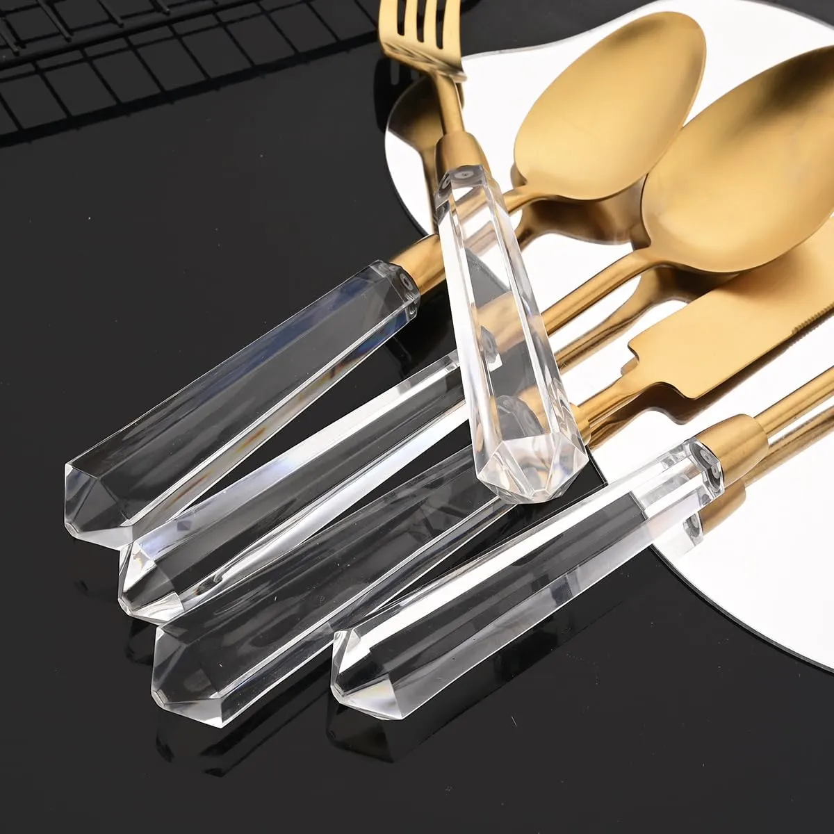 JASHII 20pcs 304 Stainless Steel Gold Flatware Cutlery Set, Matte Finished Knife Fork Spoon Set, Creative Handle,Service for 4, Dishwasher Safe for Home Wedding Hotel