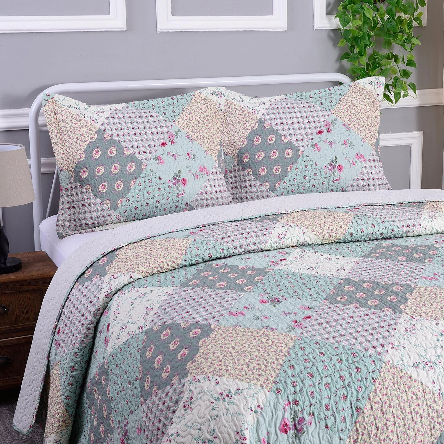 JML Quilt Set - King Size Quilt Sets with Shams - 3 Pieces - All Season Lightweight Soft Printed Pattern Bedding Bedspread Coverlet Set