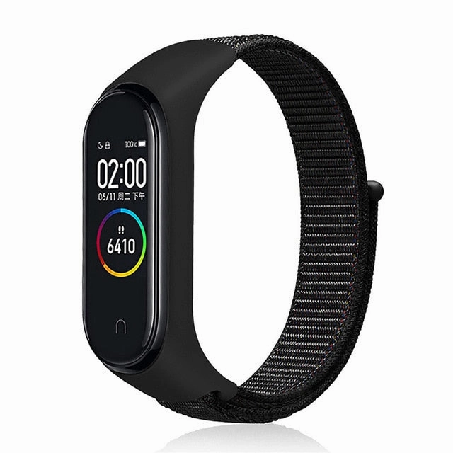 M4 Smart Fitness Watch with *** 1 x FREE DESIGNER STRAP ***