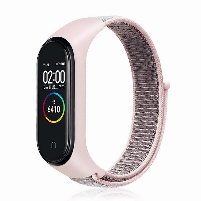 M4 Smart Fitness Watch with *** 1 x FREE DESIGNER STRAP ***