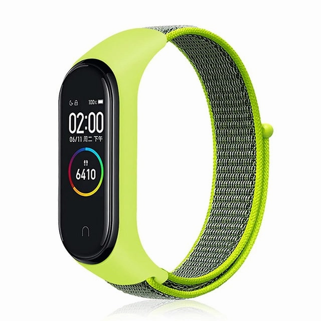 M4 Smart Fitness Watch with *** 1 x FREE DESIGNER STRAP ***