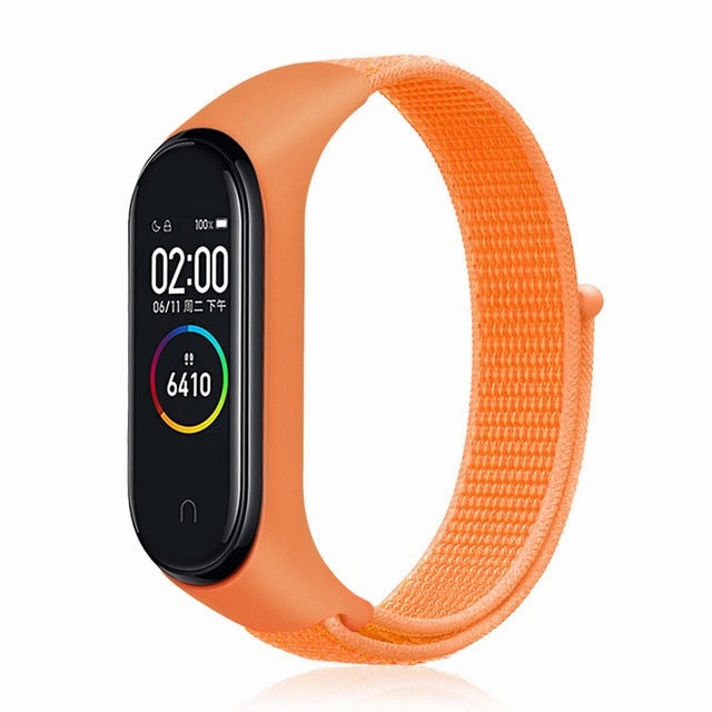 M4 Smart Fitness Watch with *** 1 x FREE DESIGNER STRAP ***