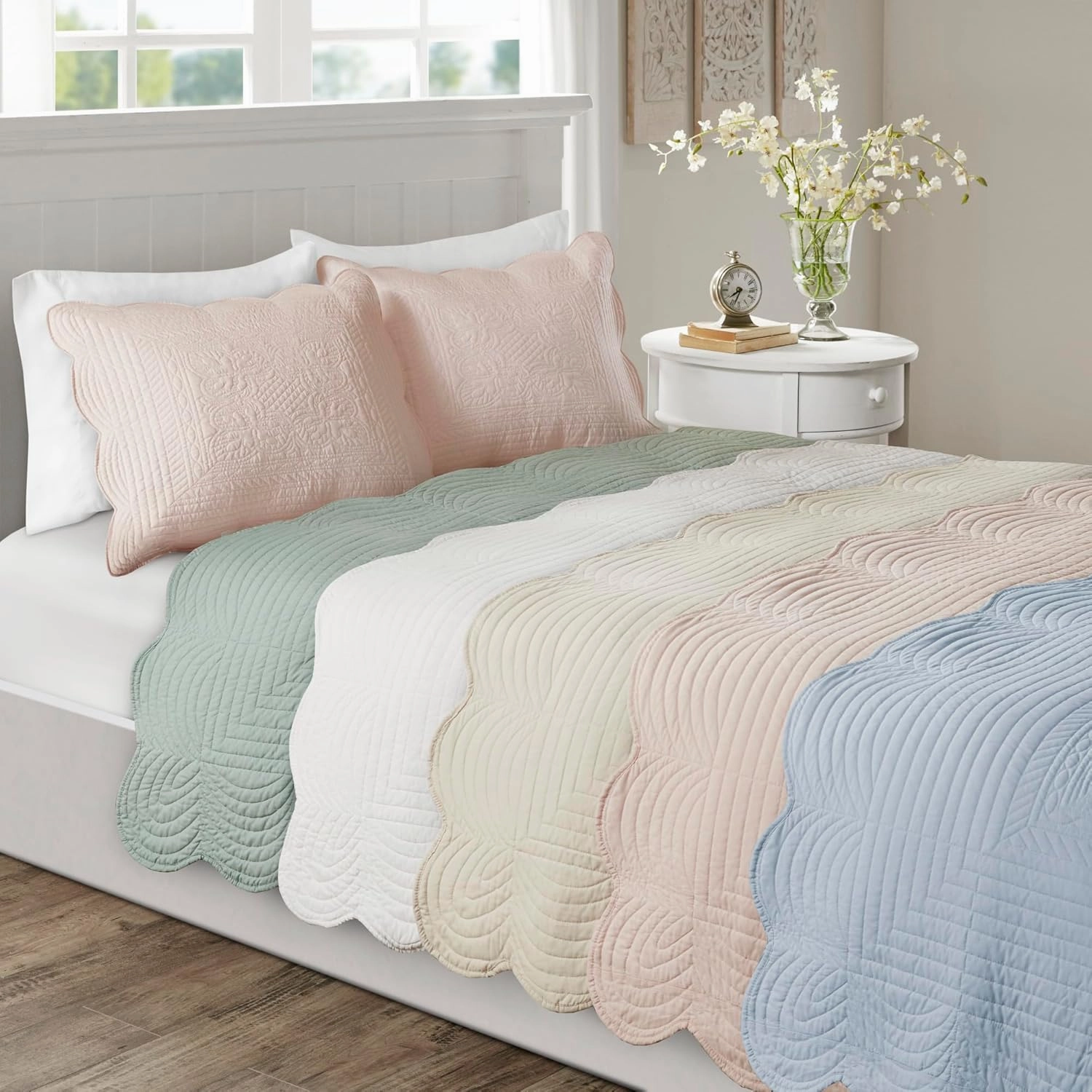 Madison Park Tuscany Quilt Set-Casual Damask Stitching Design Lightweight Coverlet Bedspread Bedding, Shams, King/Cal King(108"x96"), Medallion White 3 Piece