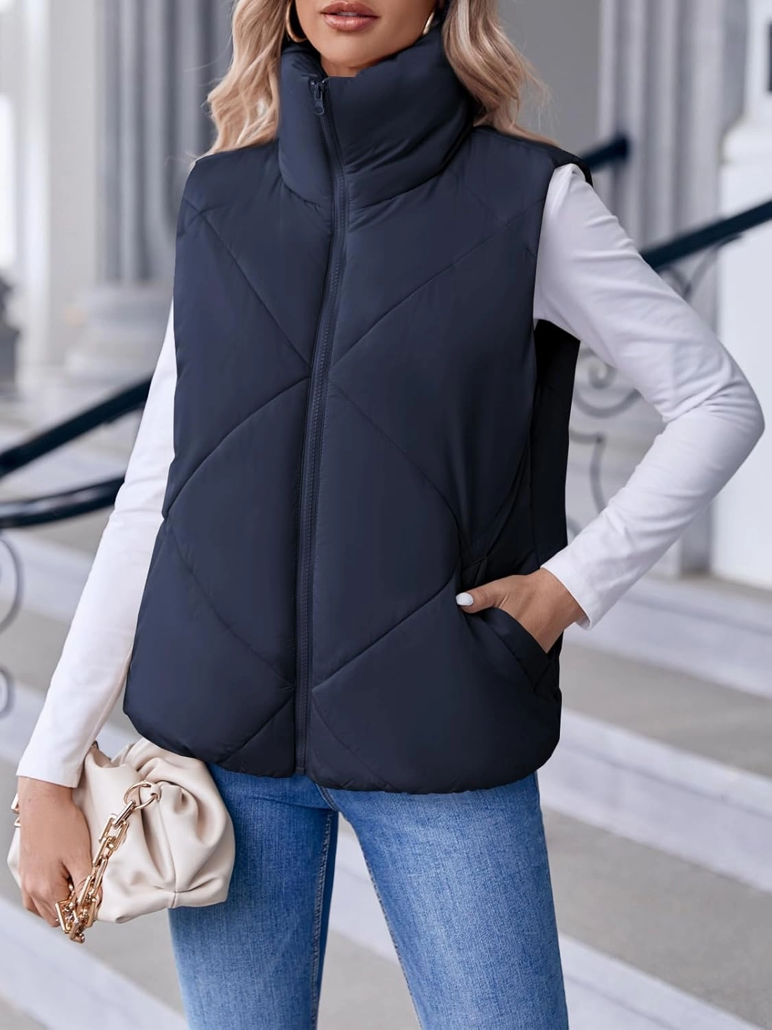 Newffr Women's Quilted Puffer Vest Sleeveless Lightweight Zip Up Jacket Winter Warm Coat Outerwear