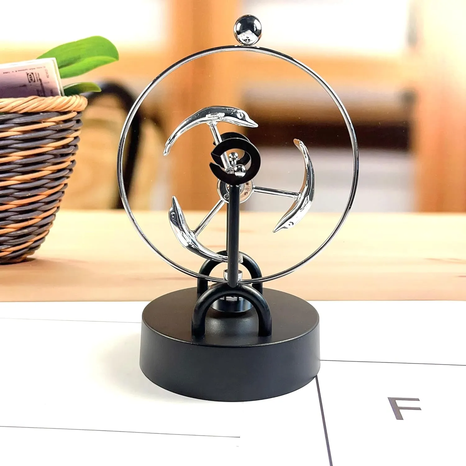 Perpetual Motion Kinetic Art Swing Physics Mechanics Balance Physics Desk Home Decor FN27