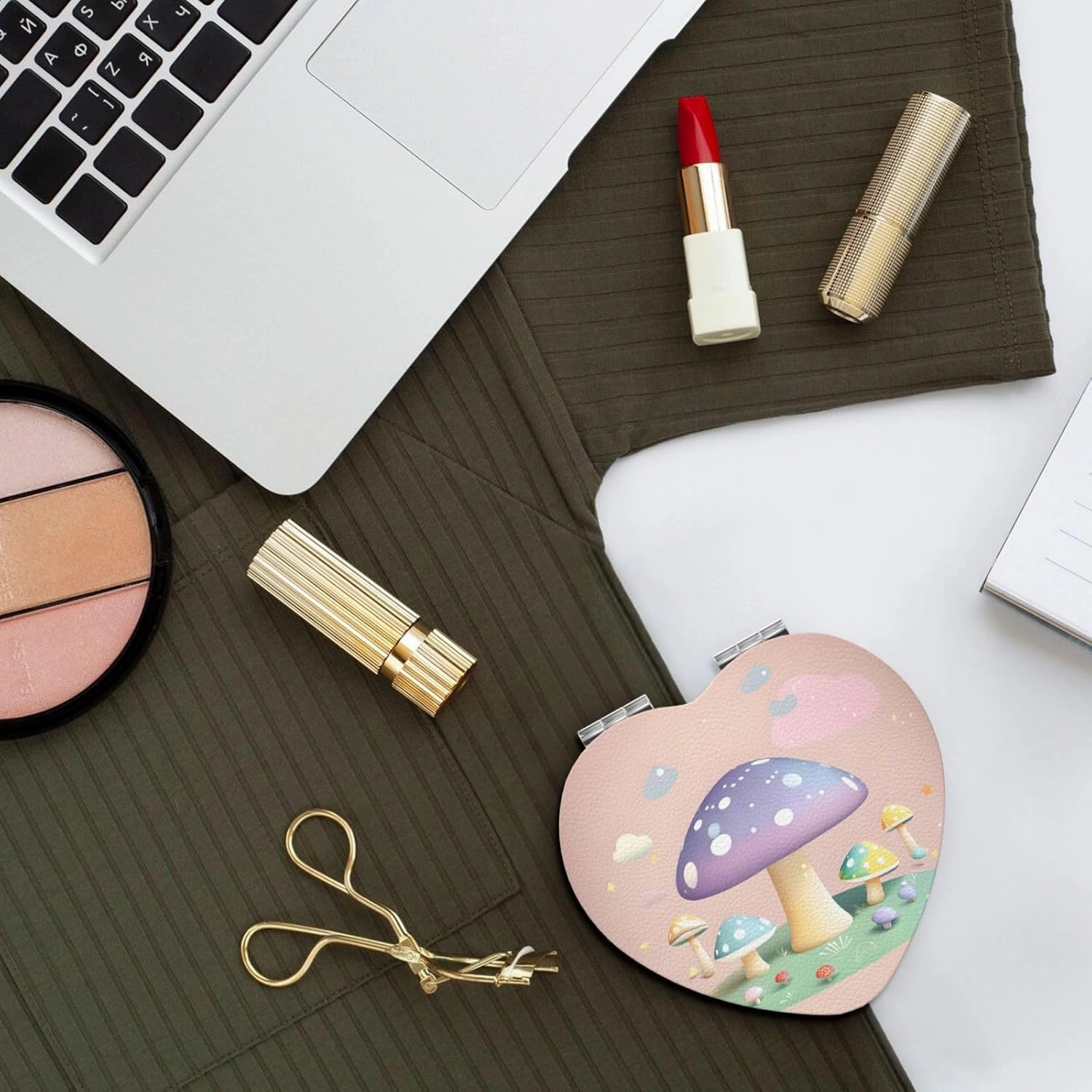 Portable Pocket Makeup Mirror Cartoon Mushroom Travel Cosmetic Mirror Heart Shape Print Magnifying Compact Mirror for Eyelash