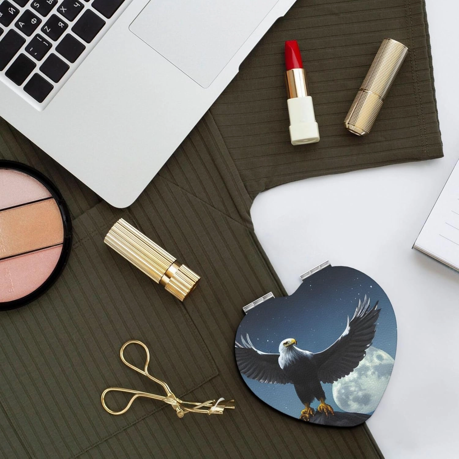 Portable Pocket Makeup Mirror Eagle Under The Stars Travel Cosmetic Mirror Heart Shape Print Magnifying Compact Mirror for Eyelash