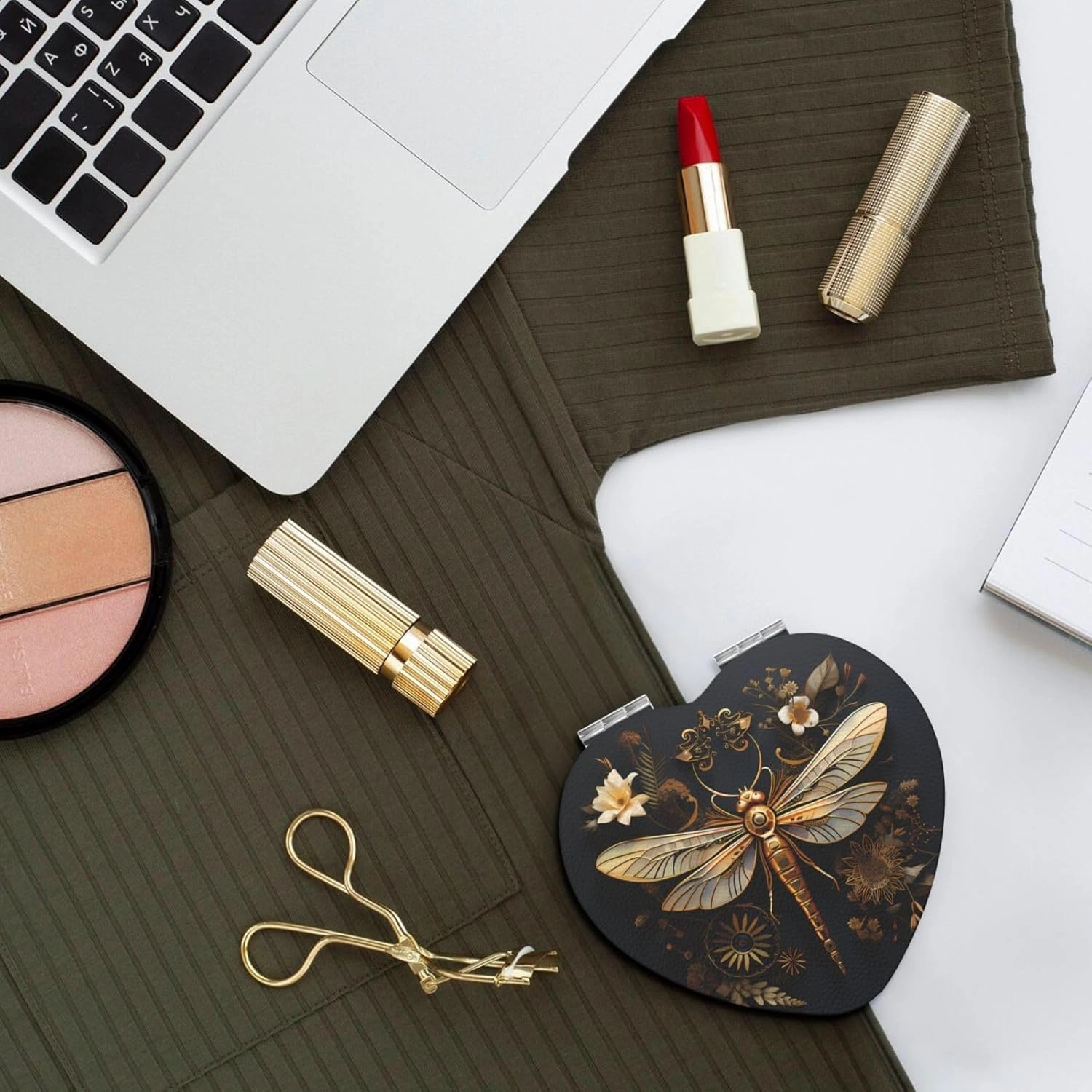 Portable Pocket Makeup Mirror Gold Exquisite Dragonfly Travel Cosmetic Mirror Heart Shape Print Magnifying Compact Mirror for Eyelash