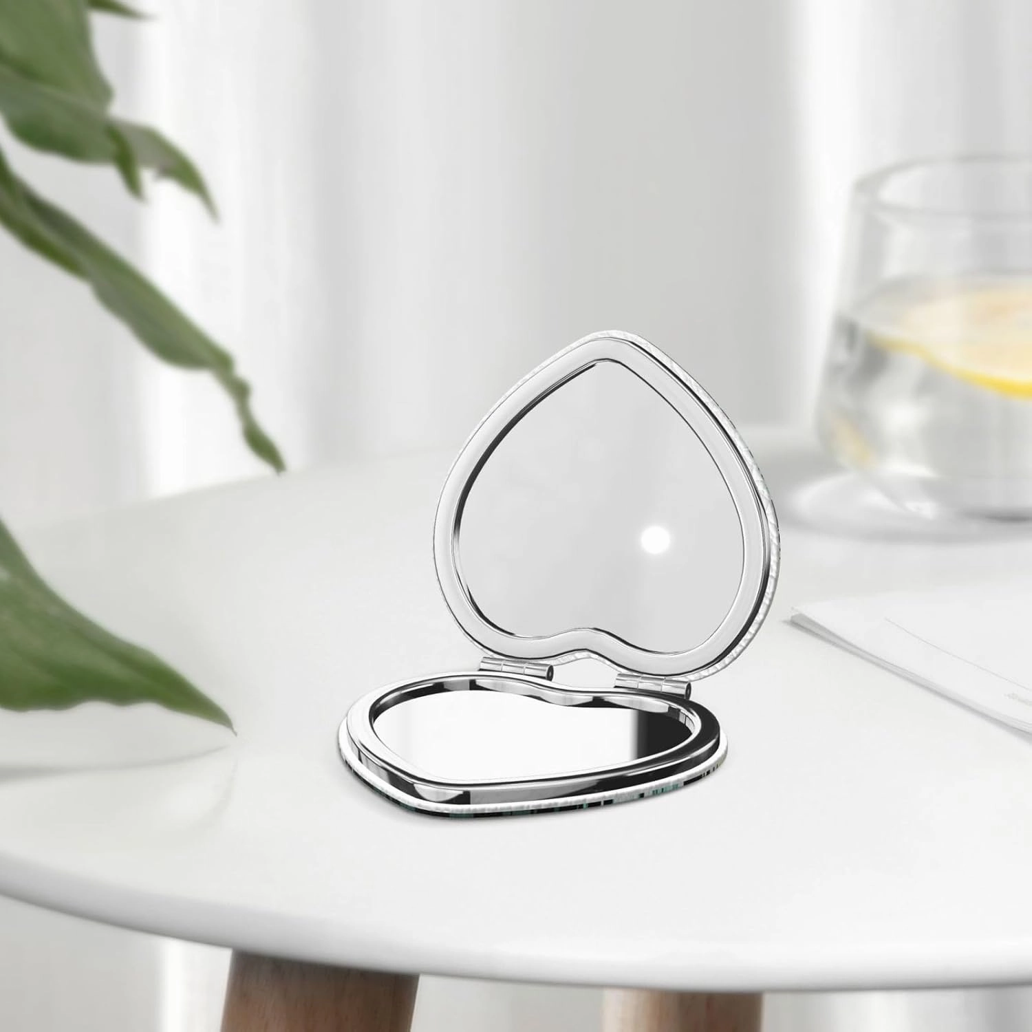 Portable Pocket Makeup Mirror Little Fat Tiger Head Travel Cosmetic Mirror Heart Shape Print Magnifying Compact Mirror for Eyelash