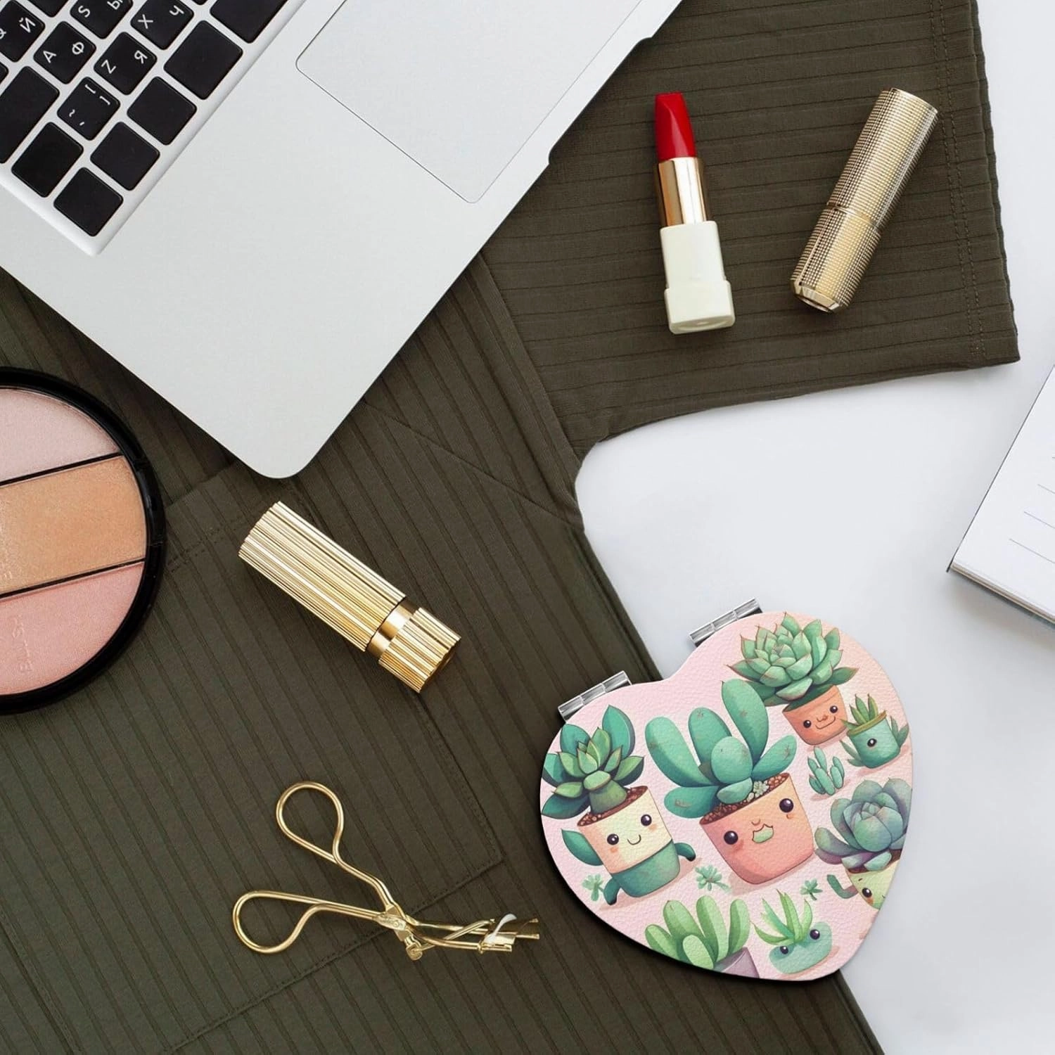 Portable Pocket Makeup Mirror Lovely Succulent Plants Travel Cosmetic Mirror Heart Shape Print Magnifying Compact Mirror for Eyelash