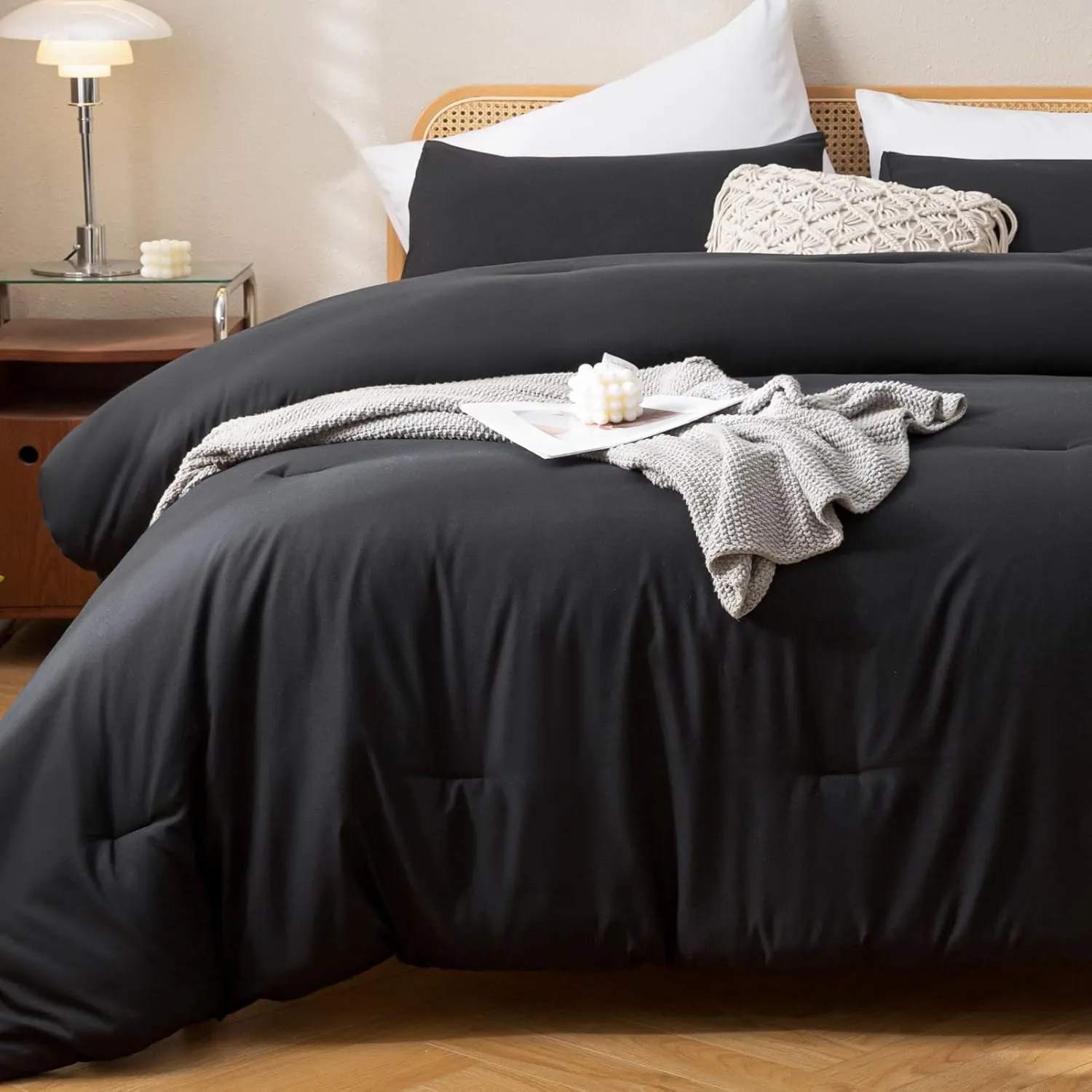 ROSGONIA Black Comforter Set Queen, 3pcs(1 Boho Black Comforter & 2 Pillowcases) All Season Bedding Lightweight Bedspread Blanket Quilt Bed Set