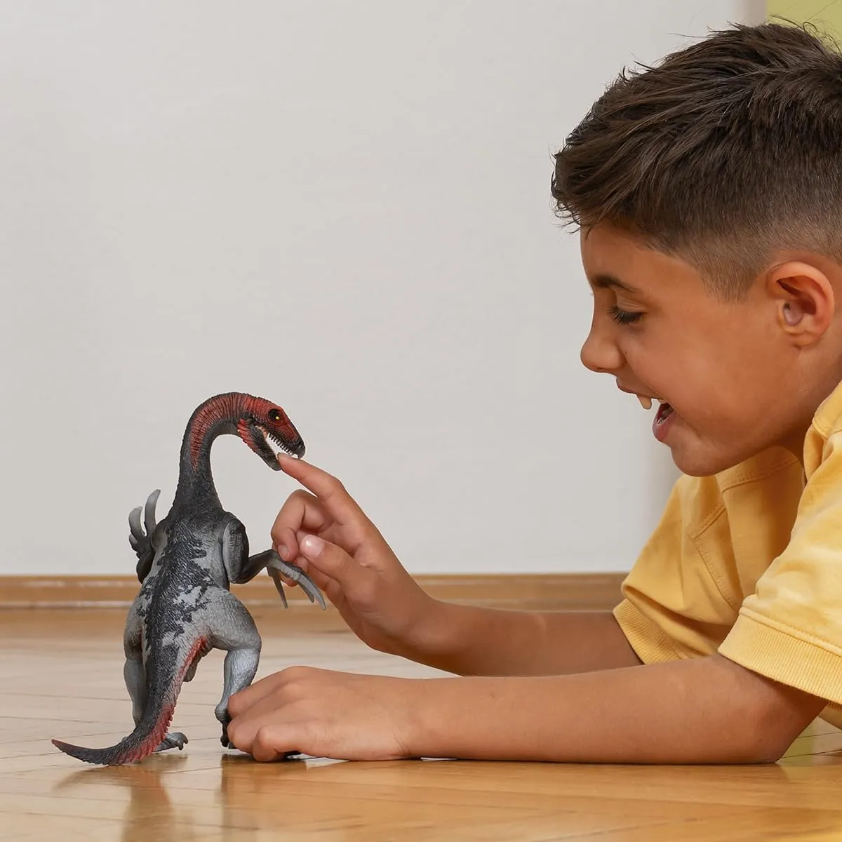 Schleich Dinosaurs Large Realistic Therizinosaurus Figurine with Moving Jaw - Detailed Prehistoric Jurassic Dino Figurine, Durable for Fun Play for Boys and Girls, Gift for Kids Ages 4 