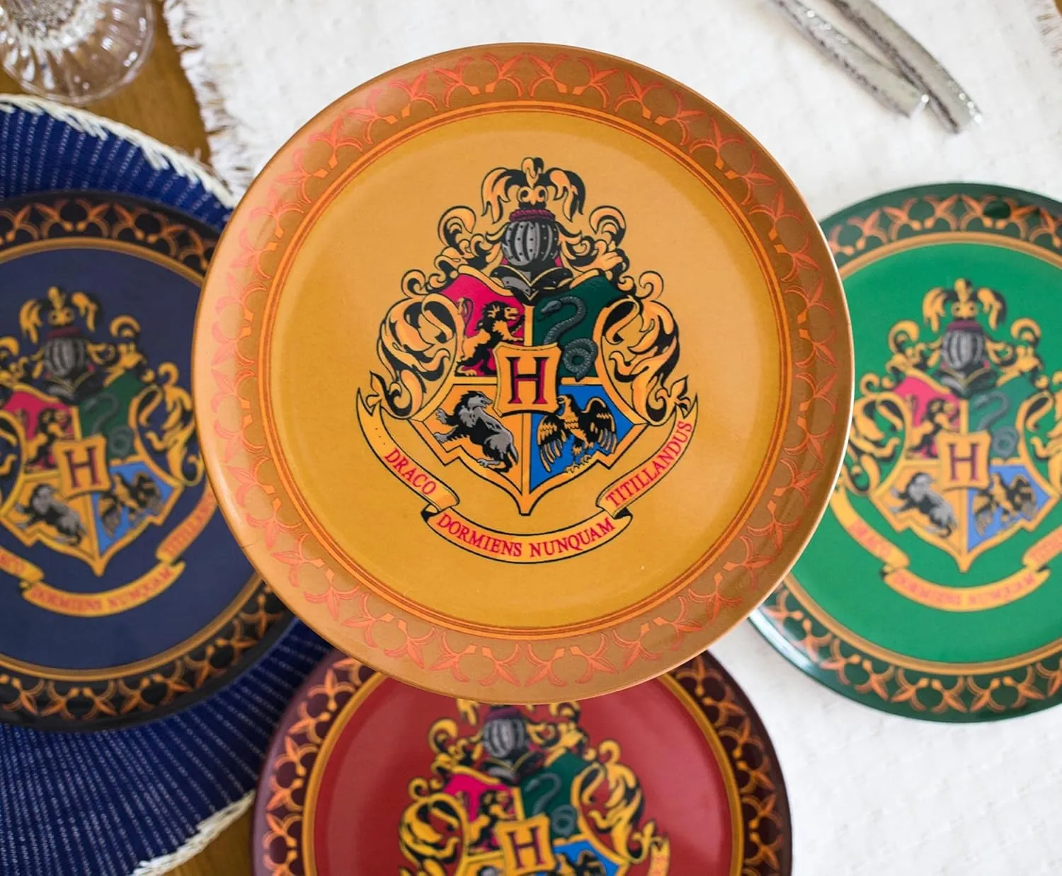 Silver Buffalo Harry Potter Hogwarts Crest Solid Diamond Pattern 4pc Melamine Plate Set, 10-Inches