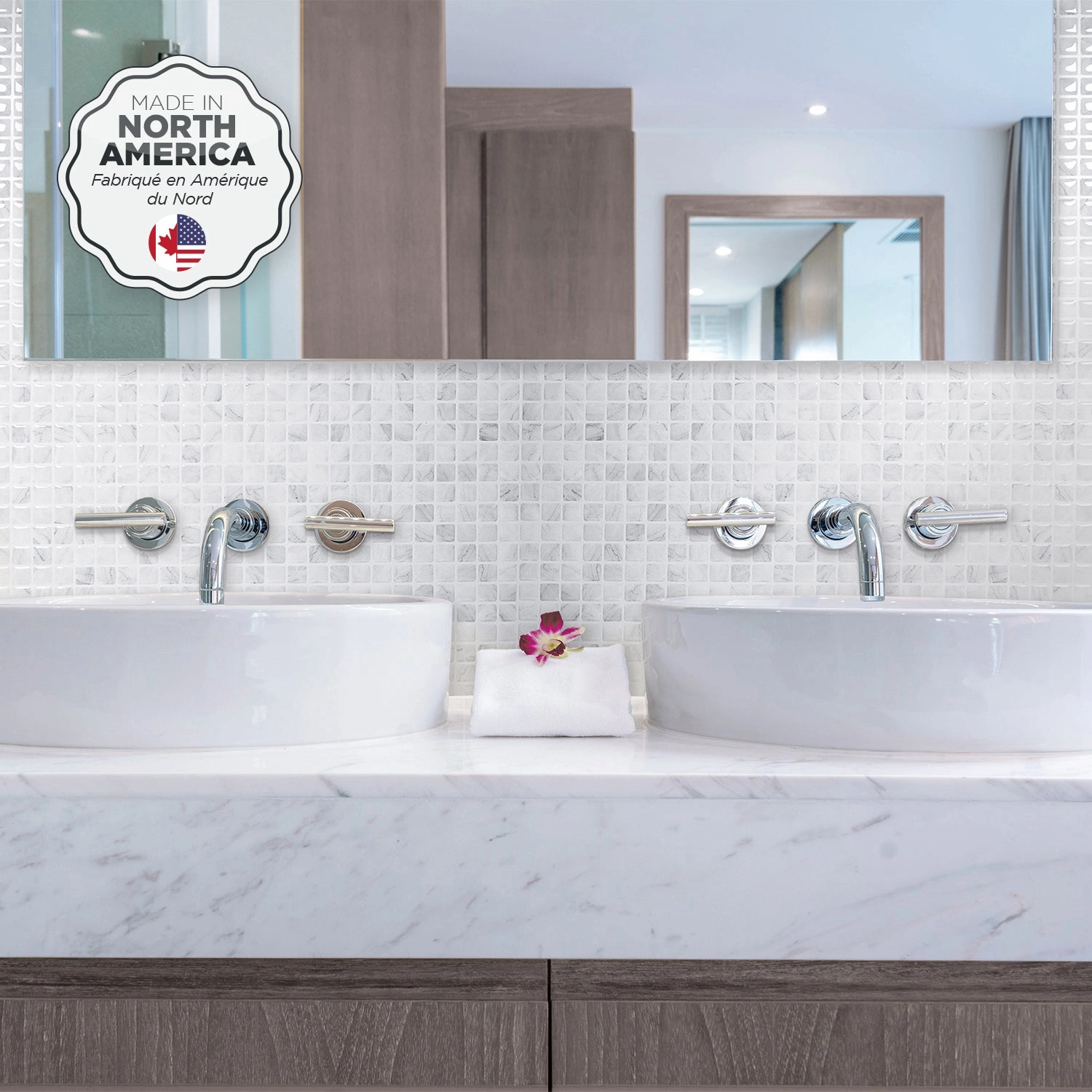Smart Tiles Peel and Stick 2-Sheet 23 x 12 Backsplash - Blok Minimo|Dosseret Smart Tiles peler et coller 23 x 12, 2 feuilles - Blok Minimo