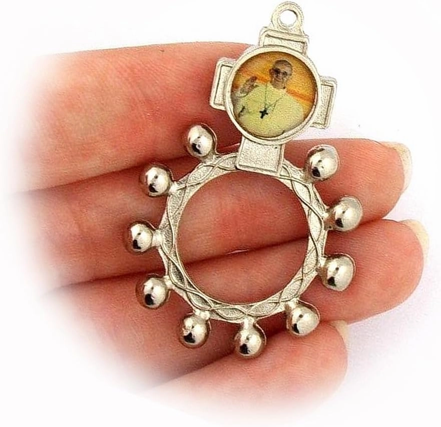 The New Pope Francis Of Assisi Image 2-Inch Silver Tone One Decade Travel Rosary Ring religious devotional accessories ThewiZ00418