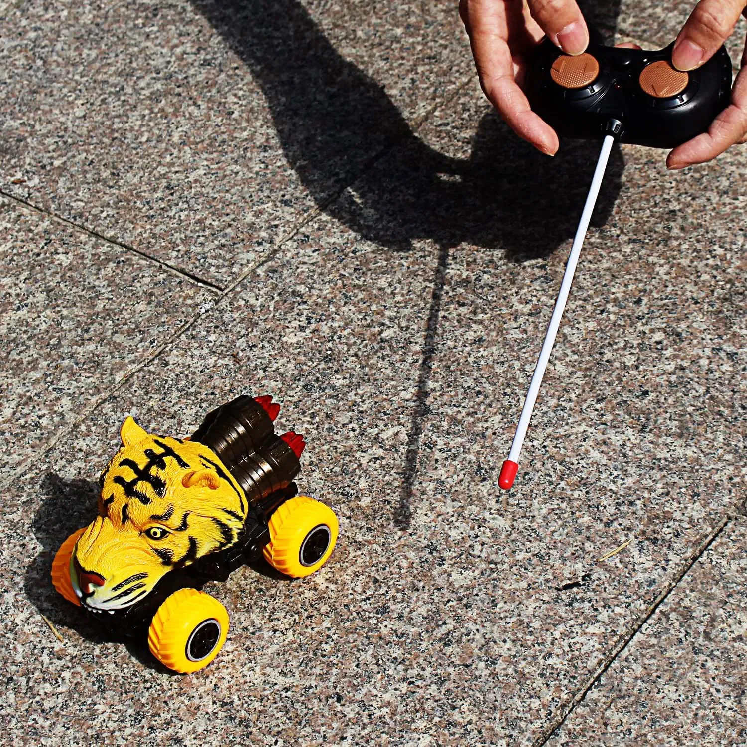 Tipmant Cute RC Car Remote Control Vehicle Toys Realistic Animal Kids Birthday Gifts (Yellow Tiger)