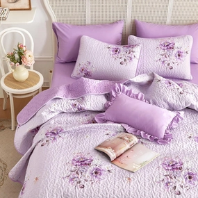 Wake In Cloud - Shabby Chic Quilt Set, Floral Coquette Cottagecore Farmhouse Vintage Flowers, for Women Teen Girls, Reversible Lightweight Bedspread Coverlet, 3 Pieces, Purple, King Size