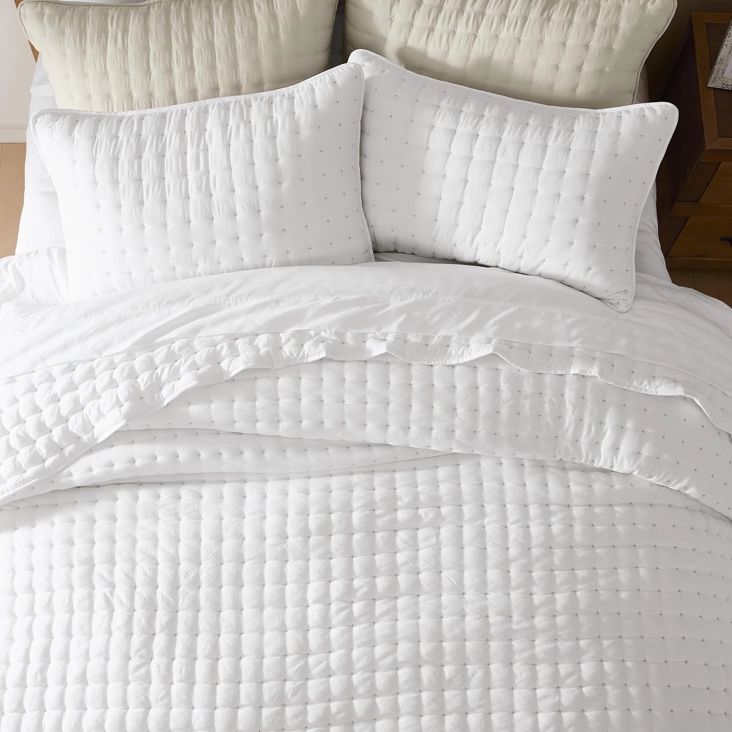 WDCOZY White King Size Quilt Bedding Sets with Pillow Shams, Lightweight Soft Bedspread Coverlet, Quilted Blanket Thin Comforter Bed Cover, All Season Summer Spring, 3 Pieces, 104x90 inches