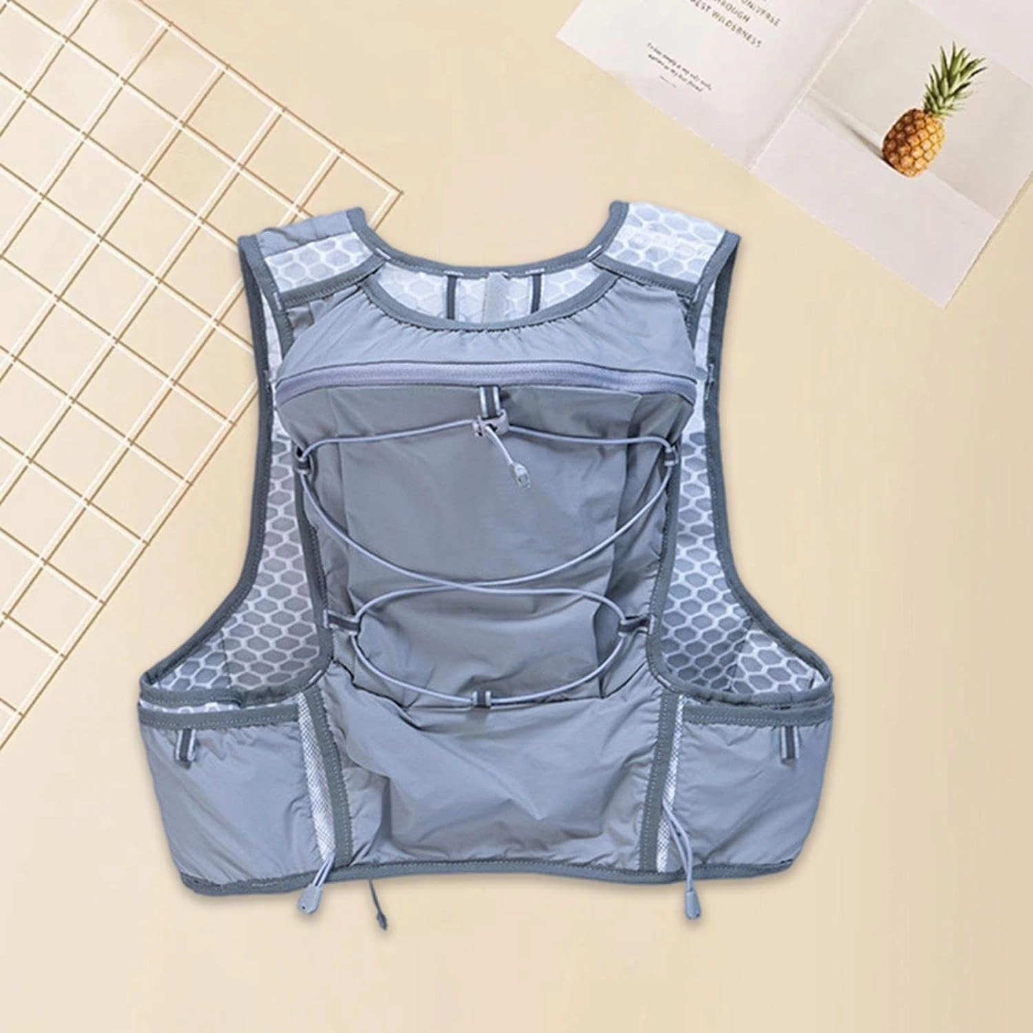 YIJU Water Pack Lightweight Hydration Backpack Fashion Breathable Leakproof 5L Rucksack for Running Cycling Hiking Men and Women